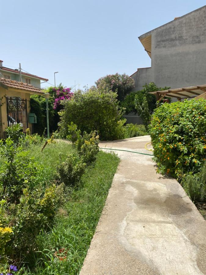 L'Incognita Bed and Breakfast San Nicolo d'Arcidano Exteriör bild
